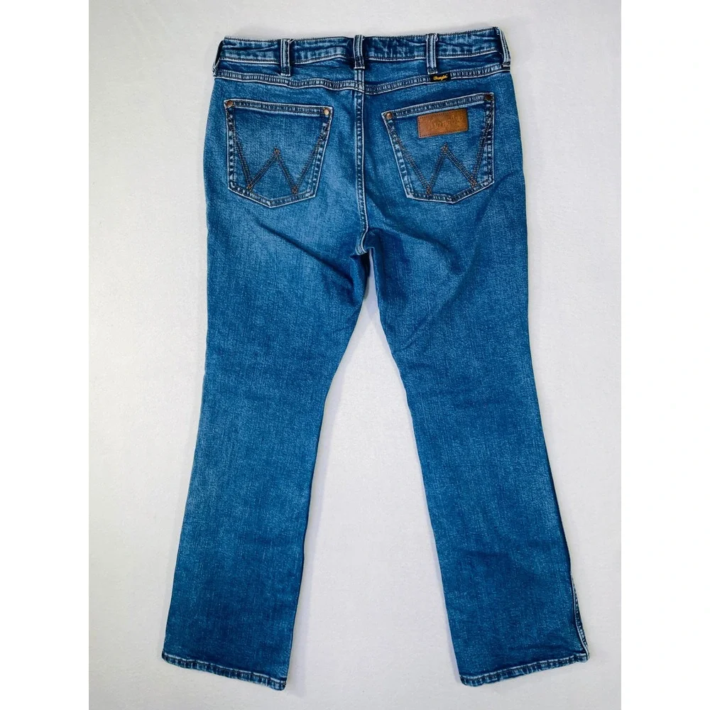 Wrangler Womens Bootcut Jeans Medium Wash Denim Blue 5-Pocket Size 33x29 - Picture 12 of 13